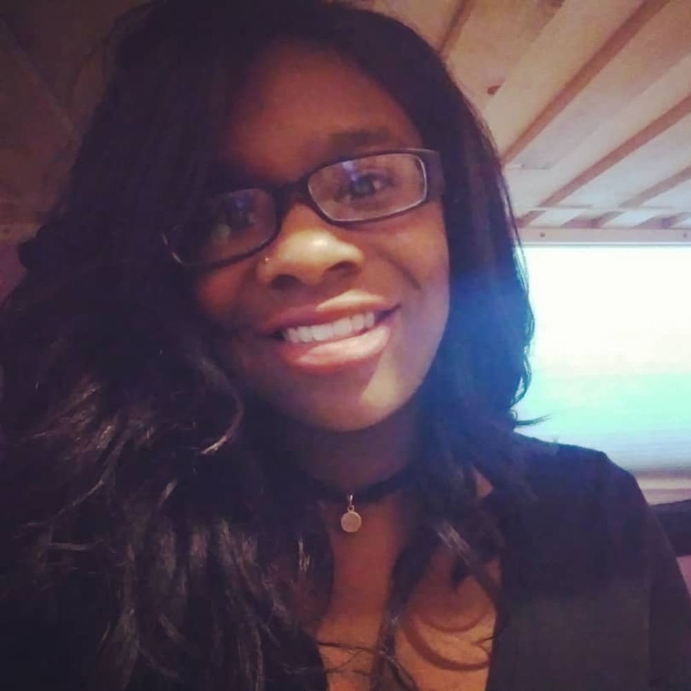 Meet your Posher, Kayla